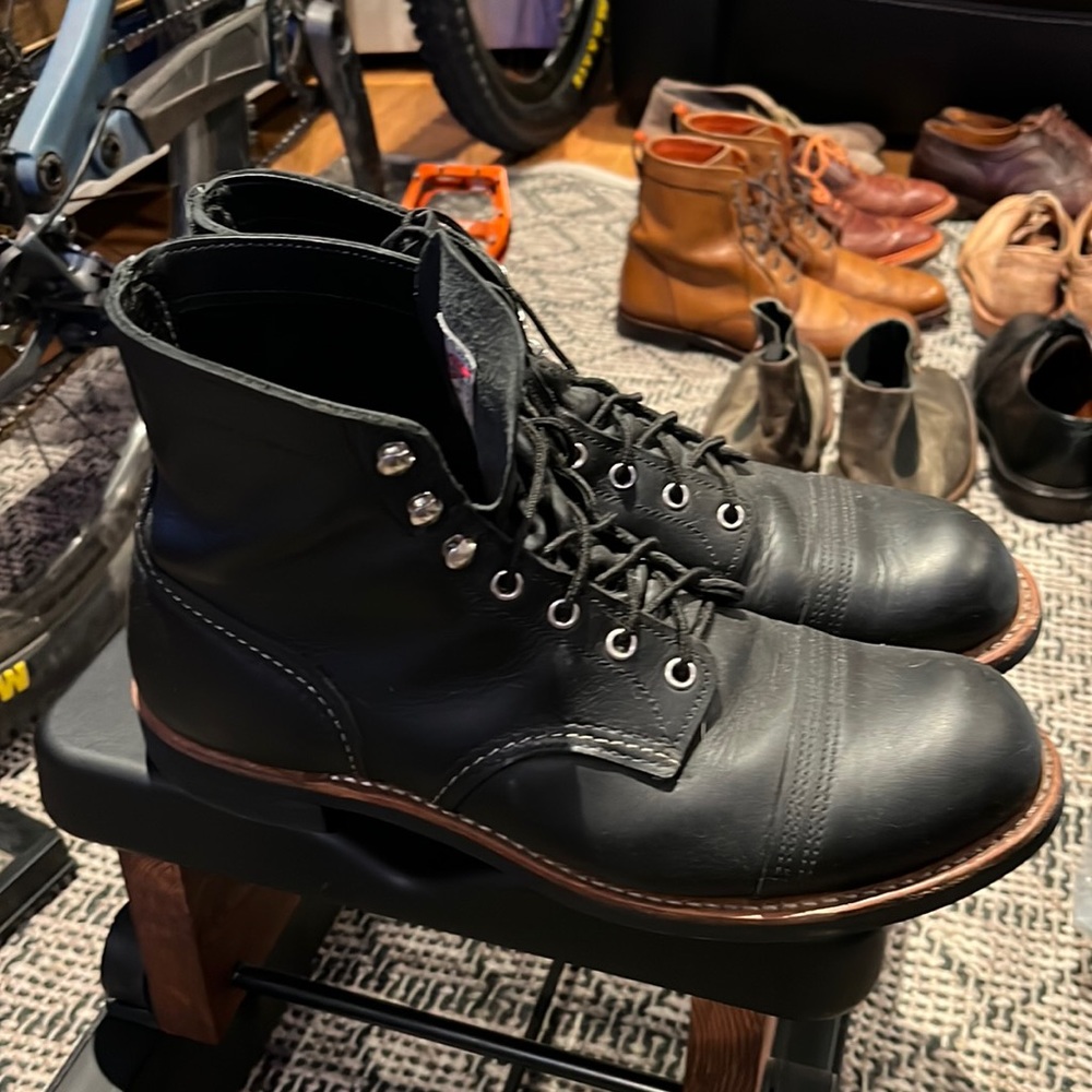 Red Wing Iron Ranger size 11D worn once!